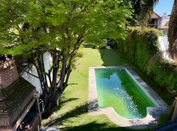 Casa · 374m² · 5 Ambientes · 2 Cocheras · Casa en Venta, 4 Dorm. en Nuñez, con Jardín