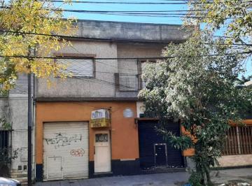 Casa de 6 ambientes, Lanús · Casa + Local + Departamento y Gran Fondo Libre
