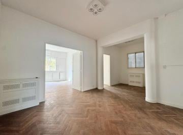 Departamento · 132m² · 3 Ambientes · Piso de 3 Ambientes con Dependencia Frente en Barrio Norte.