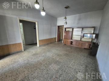 Casa de 4 ambientes, Lomas de Zamora · Venta Casa 4 Ambientes con Cochera en Temperley