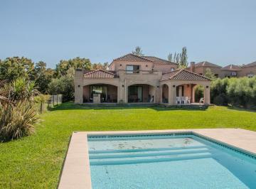Casa · 243m² · 6 Ambientes · 3 Cocheras · Casa - Venta - Barrio Santa Catalina - con Vista Al Rio