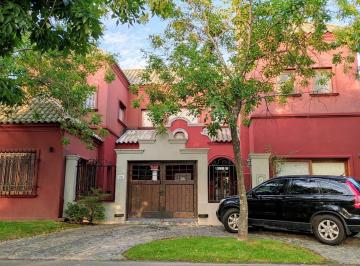 Casa · 260m² · 5 Ambientes · 5 Cocheras · Casa en Alquiler con Pileta en Bº La Escondida, Tigre