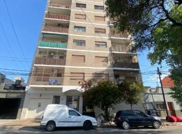 Departamento de 3 ambientes, Lanús · Muy Lindo 3 Amb. C/patio y Cochera. Reciclado. en Lanusita