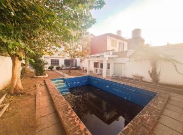 Casa · 440m² · 9 Ambientes · 4 Cocheras · Alquiler de Casa 4 Dorm. con Pileta en San Vicente Disponible Julio 2025