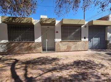 Casa de 3 ambientes, Ciudad de Mendoza · Casa en Alquiler Calle Martinez de Rozas