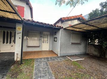 Casa · 1m² · 3 Ambientes · 2 Cocheras · Adogue Alquiler Chalet 2 Dorm. Jardin Piscina Cochera