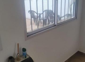 PH · 50m² · 2 Ambientes · PH en Bernal