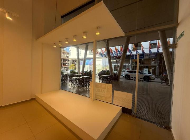 Local comercial · 60m² · 1 Cochera