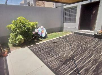 Casa · 76m² · 3 Ambientes · 1 Cochera · Venta Duplex Bºjardines de Urquiza - Villa Nueva