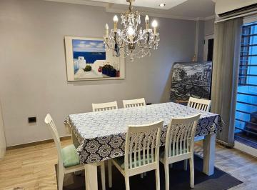 Casa · 160m² · 6 Ambientes · 1 Cochera · Venta Casa Moron Sur - Acepta Permuta