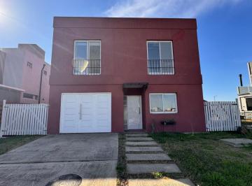 Casa · 173m² · 4 Ambientes · 3 Cocheras · Casa Barrio Cerrad Laguna Azul Ezeiza Apto Credito