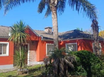 Casa · 143m² · 6 Ambientes · 2 Cocheras · Venta Casa con Pileta Barrio Privado Las Fuentes