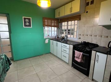 Casa · 170m² · 3 Ambientes · 1 Cochera · Casa en Venta en Pergamino con Pileta y Quincho