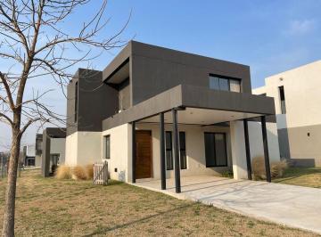 Casa · 150m² · 5 Ambientes · Casa 5 Amb a Estrenar Barrio El Aljibe Pilar