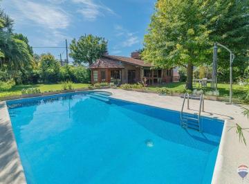 Casa · 151m² · 5 Ambientes · 2 Cocheras · Venta Casa en Club Privado Loma Verde Apto Credito