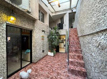 PH de 3 ambientes, Recoleta · PH 3 Ambientes con Patio, Entrepiso y Habitación en Alto Al Contrafrente