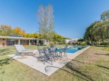 Casa · 160m² · 3 Ambientes · 2 Cocheras · Casa Quinta de 3 Ambientes en Fincas de San Vicente
