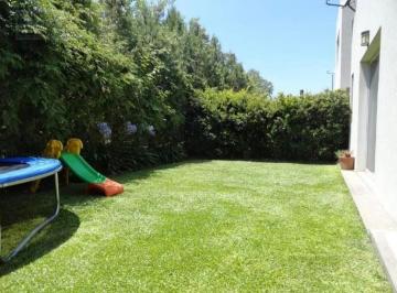 Casa de 6 ambientes, Pilar · Excelente Propiedad de 2 Plantas, Lote Central, dueño, Venta