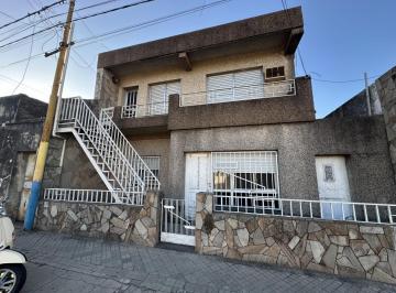 Casa · 122m² · 5 Ambientes · Venta Casa 4 Dorm. en Barrio Ludueña