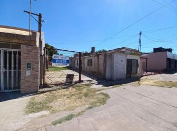 Casa · 114m² · 4 Ambientes · Gran Lote en Ideal Inversion en Rivadavia 1057