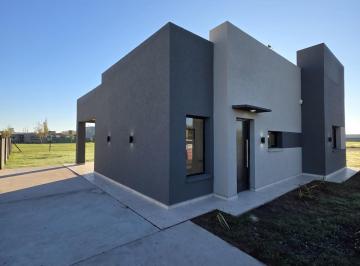 Casa · 74m² · 2 Dormitorios · Casa en Venta en Barrio Funes Norte