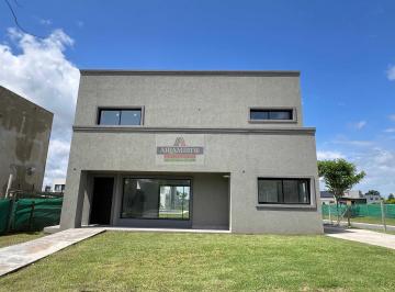 Casa · 169m² · 5 Ambientes · 2 Cocheras · Casa en San Pablo