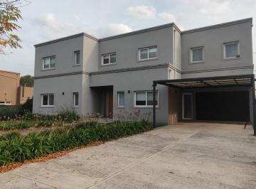 Casa · 322m² · 6 Ambientes · 1 Cochera · Venta o Alquiler Casa en Estancias de Pilar
