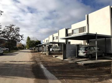 Casa · 135m² · 3 Ambientes · 1 Cochera · Casa - Capital