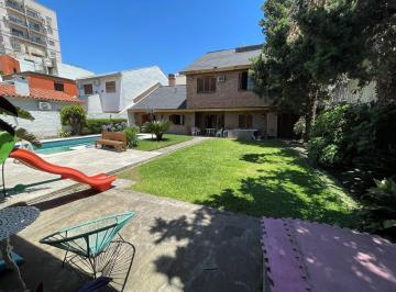 Casa · 330m² · 6 Ambientes · 2 Cocheras · Casa en Venta en Olivos, Vicente López, G. B. a. Zona Norte