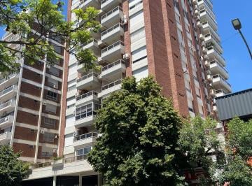 Departamento de 4 ambientes, San Isidro · Martínez: Excelente Propiedad en Primer Piso en Av Santa Fe N° 1435