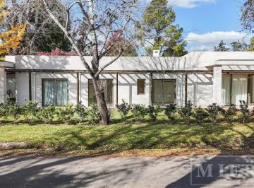 Casa · 400m² · 9 Ambientes · 4 Cocheras · Excelente Casa en Alquiler en Highland Park C. C