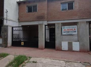 Casa · 3 Ambientes · 1 Cochera · Casa en Alquiler en Fisherton con Cochera y Patio