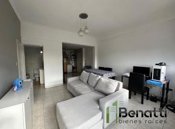 Departamento · 45m² · 2 Ambientes · Dpto 2 Amb Sobre Av. Excelente Estado Muy Luminoso
