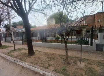 Casa de 5 ambientes, Córdoba · Casa con 450 m² de Terreno y 3 Dorm. en Venta en San José