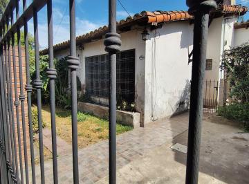 Casa · 120m² · 6 Ambientes · 2 Cocheras · Venta 2 PH 3 Ambientes C/uno un Lote Moron Sur