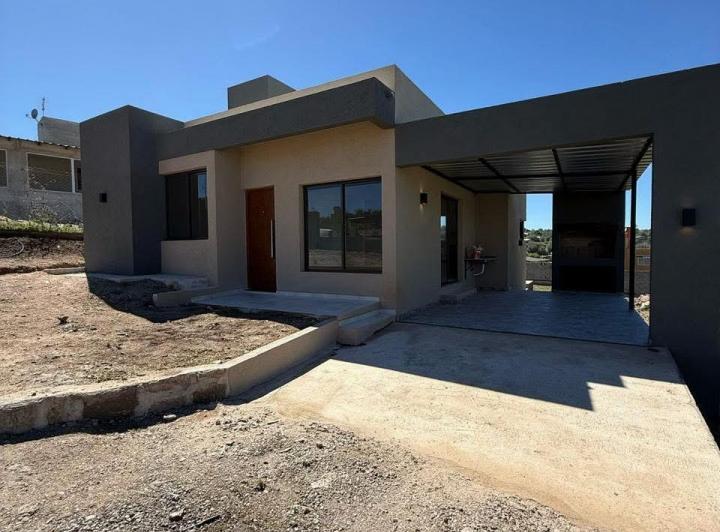 Casa · 105m² · 4 Ambientes · 1 Cochera