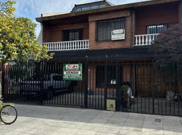 Casa de 3 ambientes, La Matanza · Venta Piso (Primer Piso) 3 Amb con Garage Para Varios Autos.
