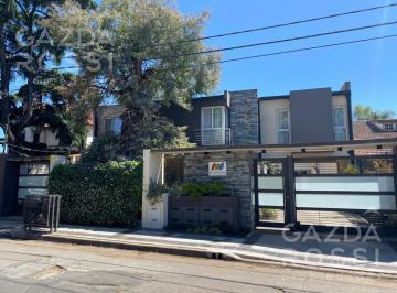 Casa · 1m² · 4 Ambientes · 1 Cochera · Duplex en Alquiler en Adrogue