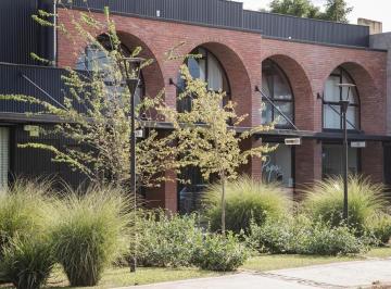 Local comercial · 45m² · 2 Ambientes · 1 Cochera · Oficina en Venta en Planta Alta en Mercato Sur