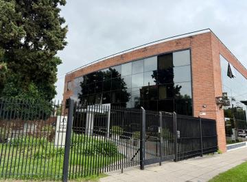 Oficina comercial · 134m² · 3 Ambientes · 4 Cocheras · Local en Alquiler en Las Lomas de San Isidro