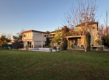 Casa · 580m² · 7 Ambientes · 4 Cocheras · Casa en Rincon de Araoz