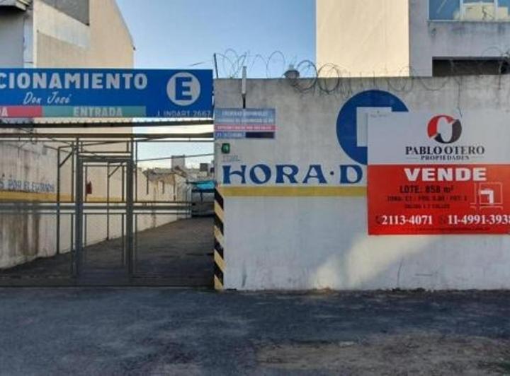 Terreno · 858m²