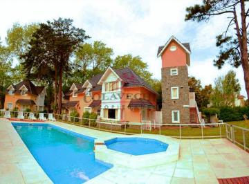 Casa · 400m² · 10 Ambientes · 5 Cocheras · En Venta Complejo en Bloque o 5 Duplex Subdivididos
