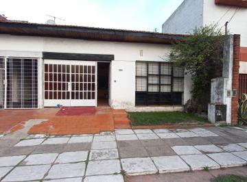 PH de 2 ambientes, La Matanza · Alquiler - PH 2 Amb. en Planta Baja Al Frente C/patio y Cochera - Villa Luzuriaga