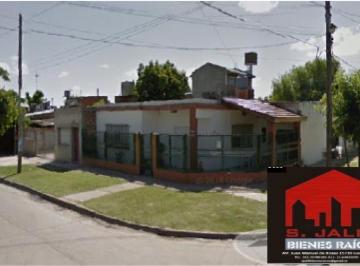 Casa · 130m² · 4 Ambientes · 1 Cochera · Casa en Gonzalez Catan
