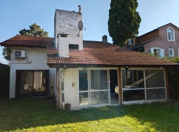 Casa de 5 ambientes, Escobar · En Venta Chalet 5 Amb con Fdo Libre, Ent. de Coche, Pileta y Quincho en Escobar