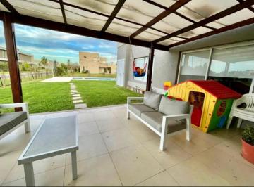 Casa · 190m² · 5 Ambientes · 6 Cocheras · Casa 5 Ambientes en Venta Barrio Haras Santa Maria - Escobar