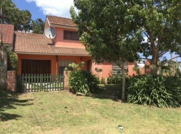 Casa de 4 ambientes, Miramar · Venta Chalet 4 Amb C/garage, Fondo y Parrilla. Ruiz Guiñazú N° 923, Miramar.
