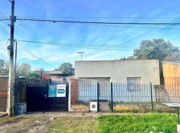 Casa · 116m² · 5 Ambientes · 1 Cochera · Venta de 2 Casas (Mismo Lote) en La Cumbre 133 y 526 La Plata