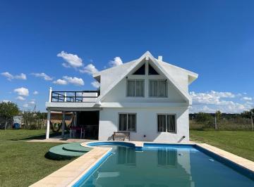 Casa · 120m² · 4 Ambientes · 1 Cochera · Casa en Venta 3 Dorm. con Escritura - Potrero de Garay